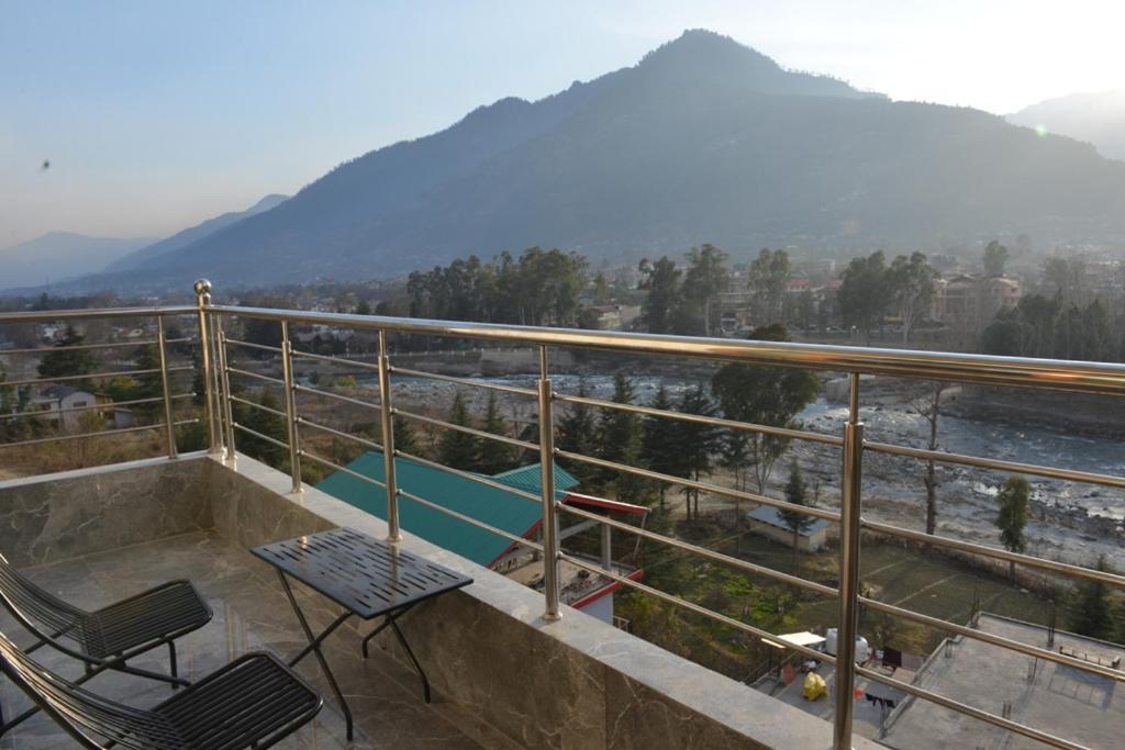 Shamshi Tulip Flowing River View Hotel. מראה חיצוני תמונה